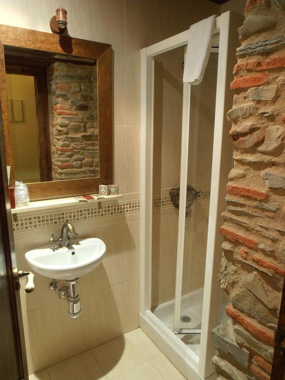 Hostal Virgen De La Encina Ponferrada Rum bild