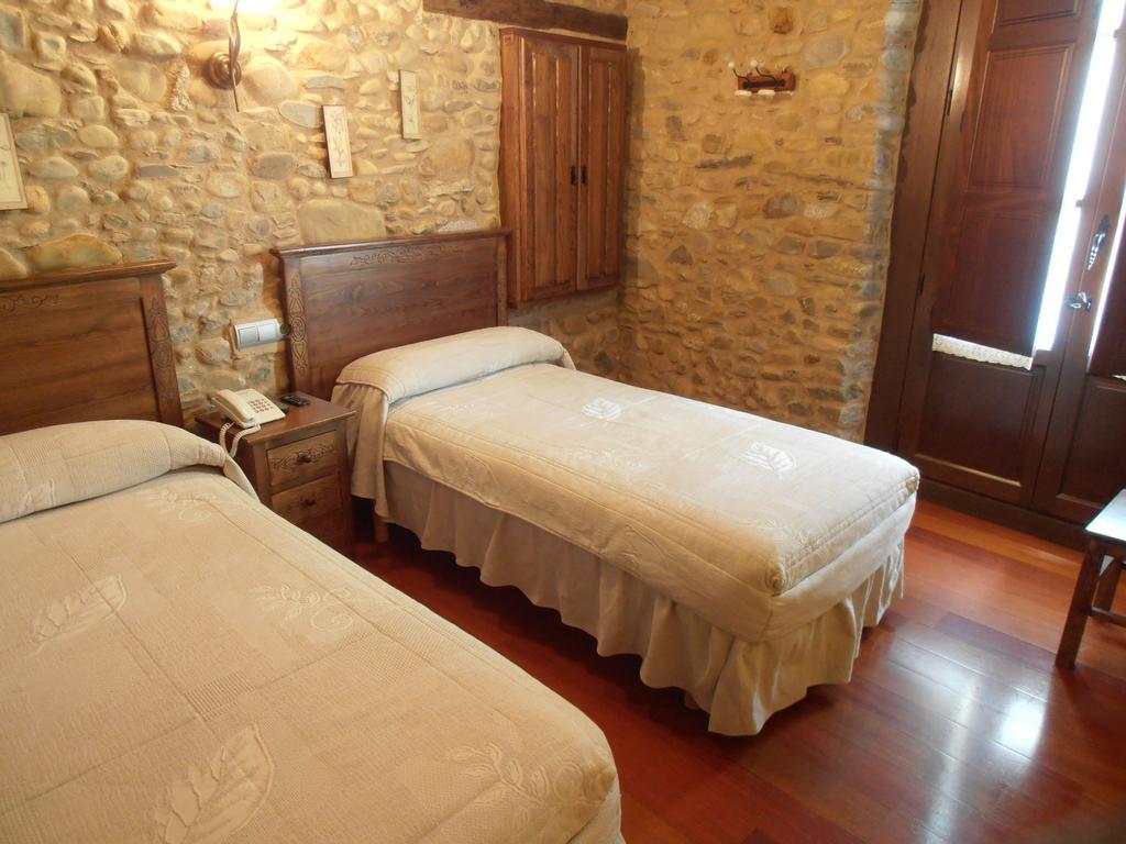 Hostal Virgen De La Encina Ponferrada Rum bild