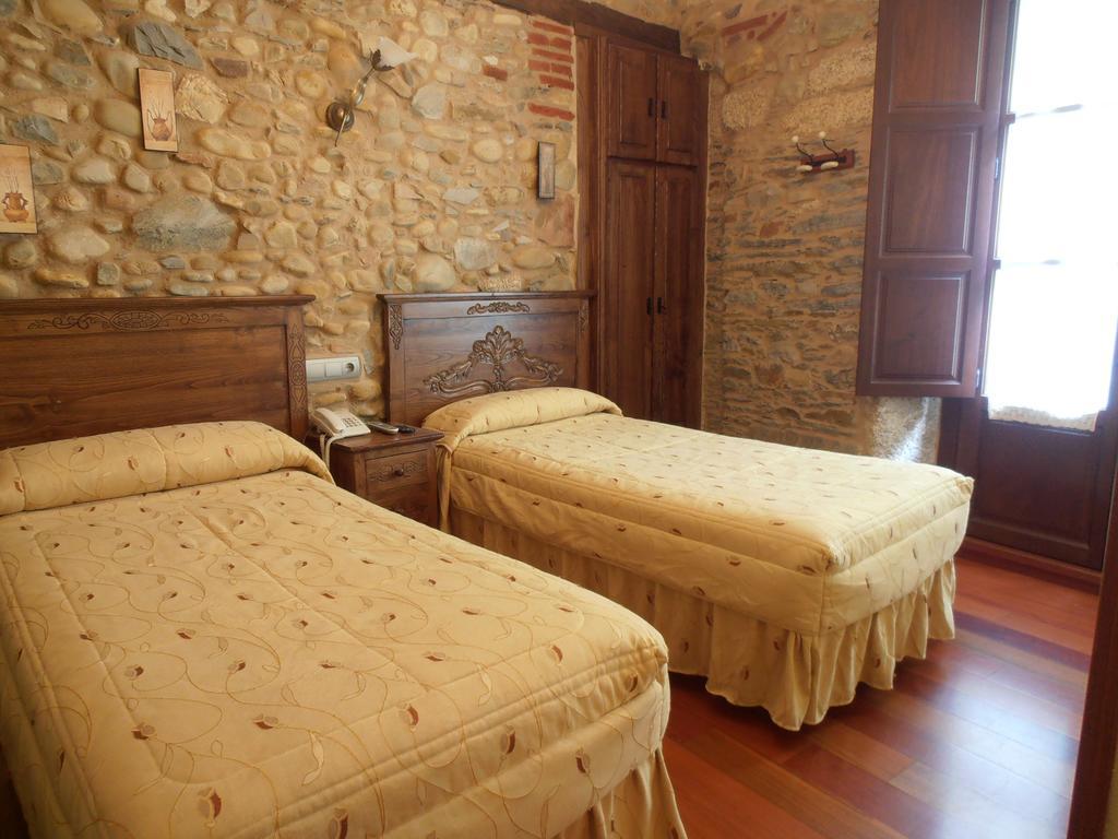 Hostal Virgen De La Encina Ponferrada Rum bild