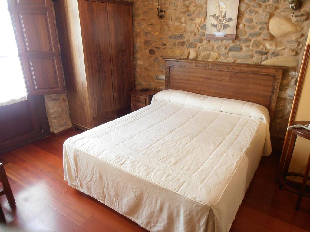 Hostal Virgen De La Encina Ponferrada Rum bild