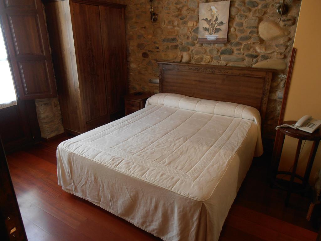 Hostal Virgen De La Encina Ponferrada Rum bild